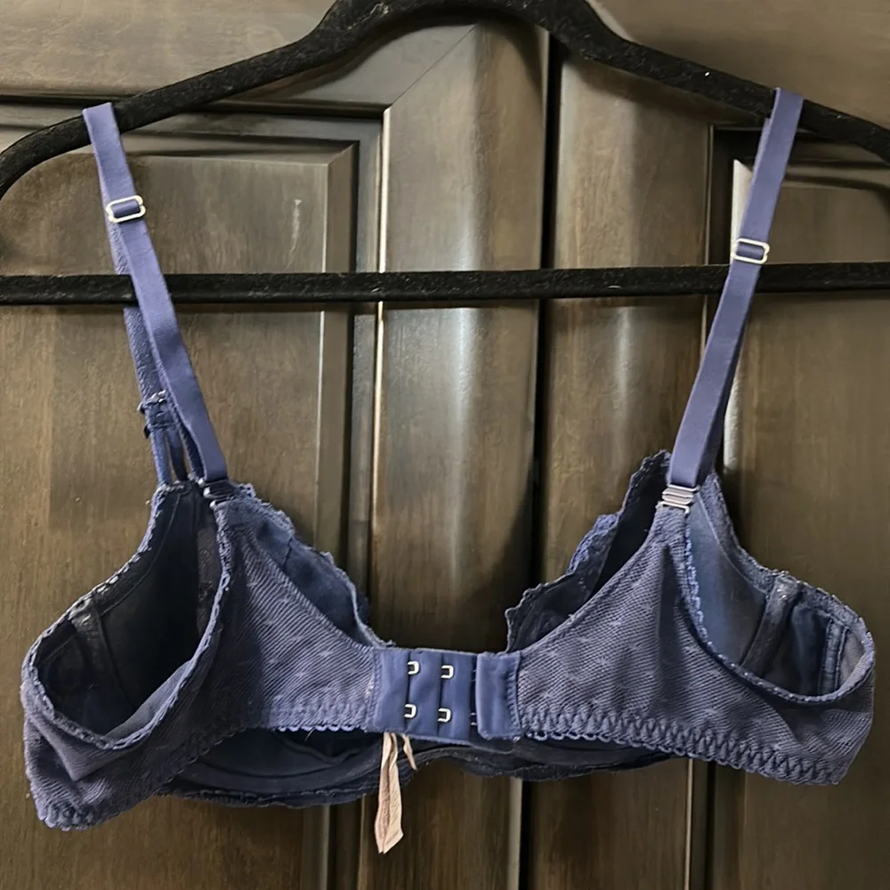 Victoria’s Secret convertible balconnet shelf bra - Picture 5 of 9
